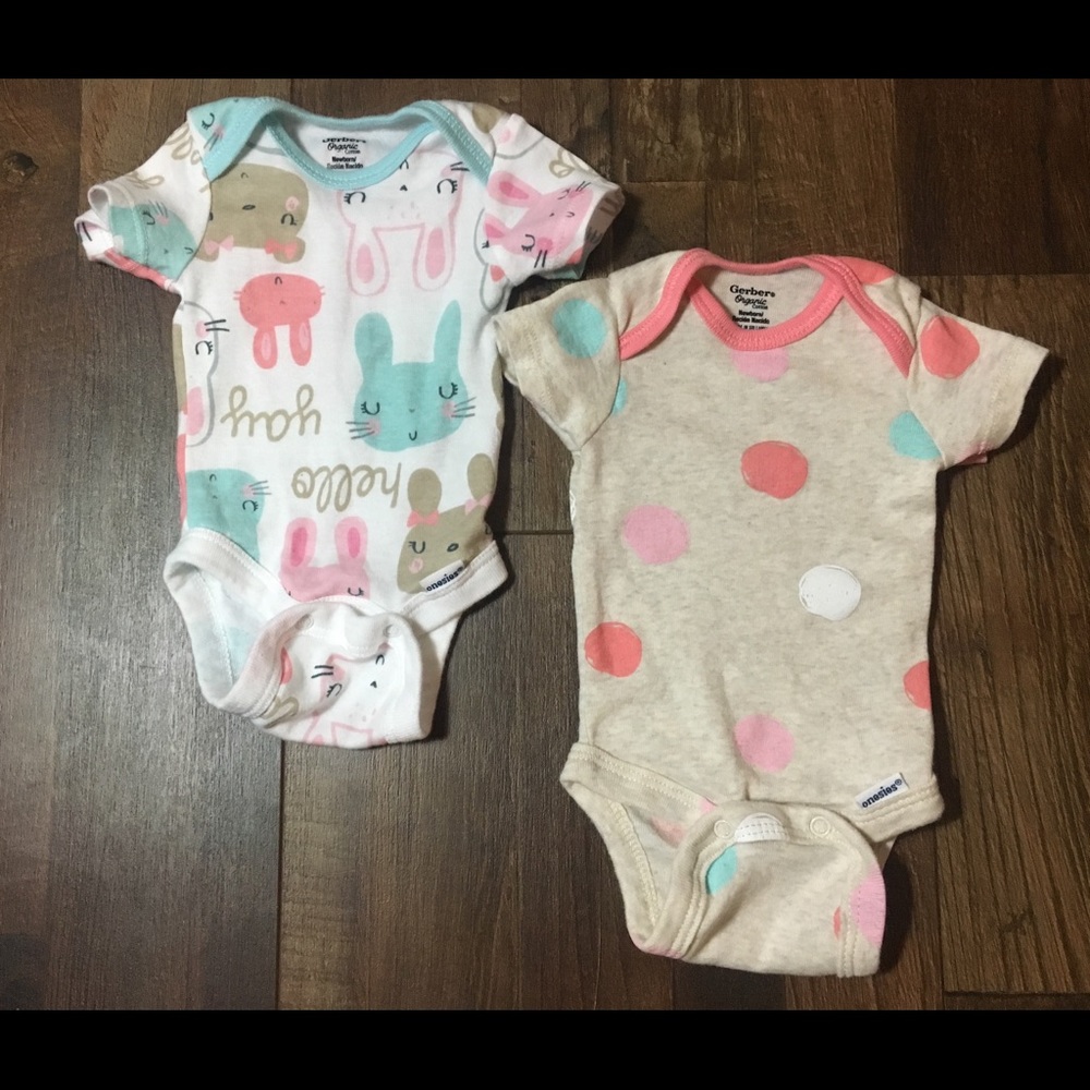 **BUNDLE ITEM**Organic Gerber Onesies